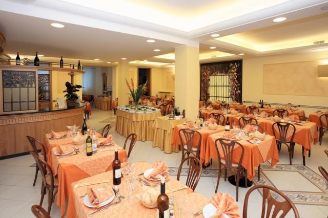 Albergo Vittoria Salsomaggiore Terme Bagian luar foto