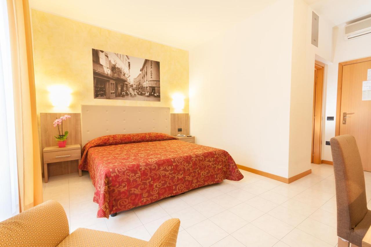 Albergo Vittoria Salsomaggiore Terme Bagian luar foto