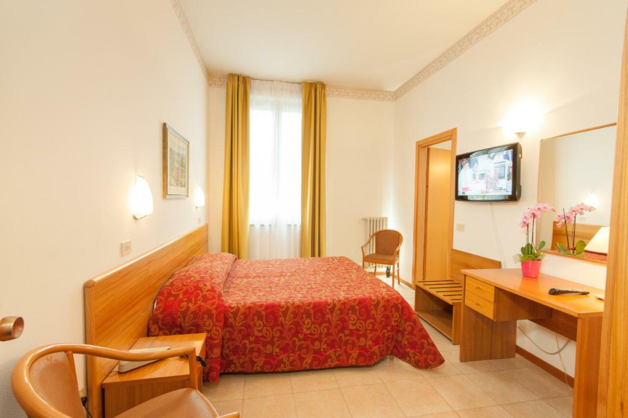 Albergo Vittoria Salsomaggiore Terme Bagian luar foto